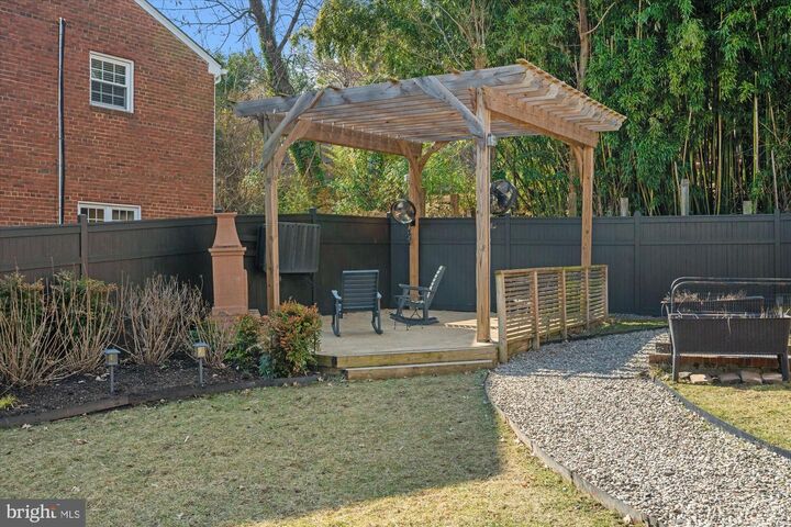 Property Photo: 2800 Hickory Street VA 22305