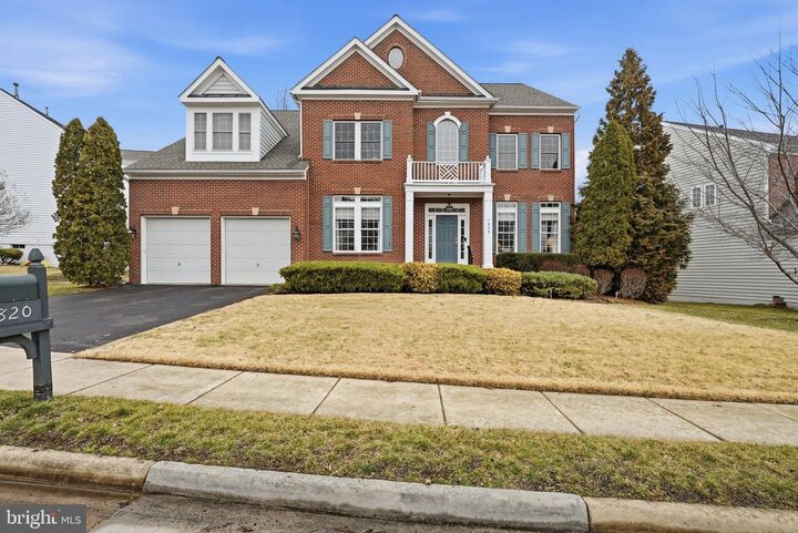 Property Photo:  7820 Rose Garden Lane  VA 22153 