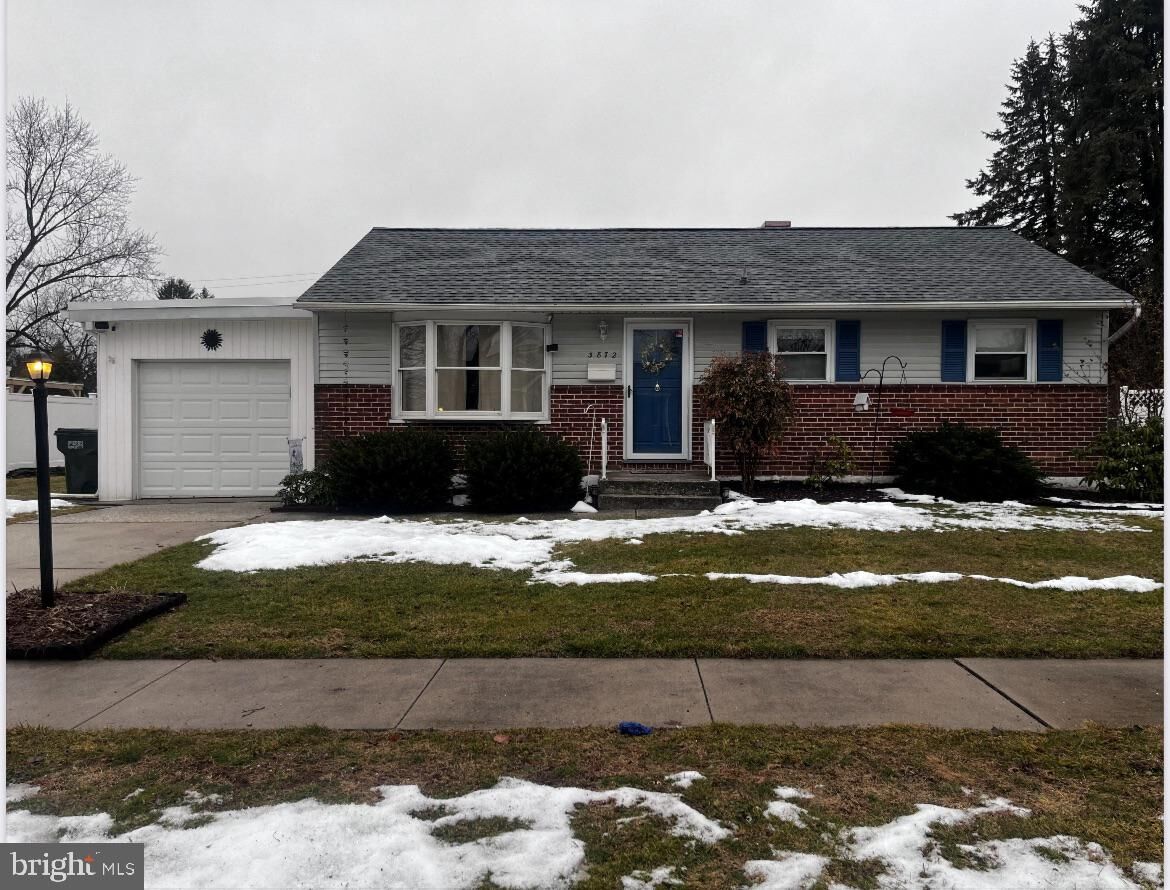 Property Photo: 3872 Oakleigh Drive PA 17402