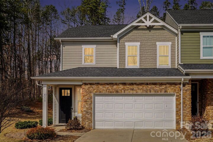 Property Photo: 8238 Merryvale Lane NC 28214