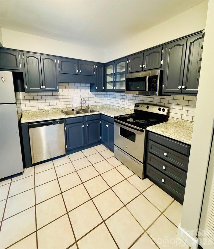 Property Photo:  10935 Hunter Trail Lane  NC 28226 