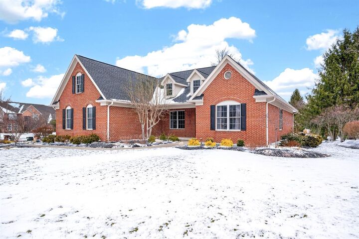 Property Photo: 1646 Fairway Crest OH 45140