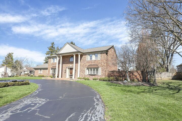 Property Photo:  2626 Chartwell Road  OH 43220 