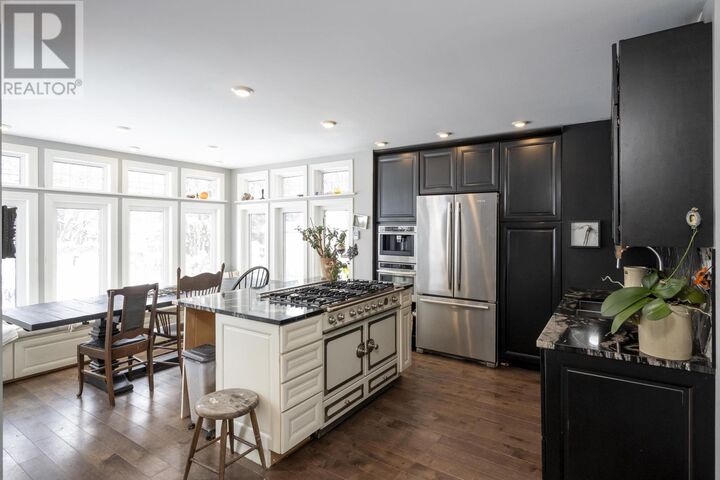 Property Photo: 502 Norah St S ON P7E 1P2