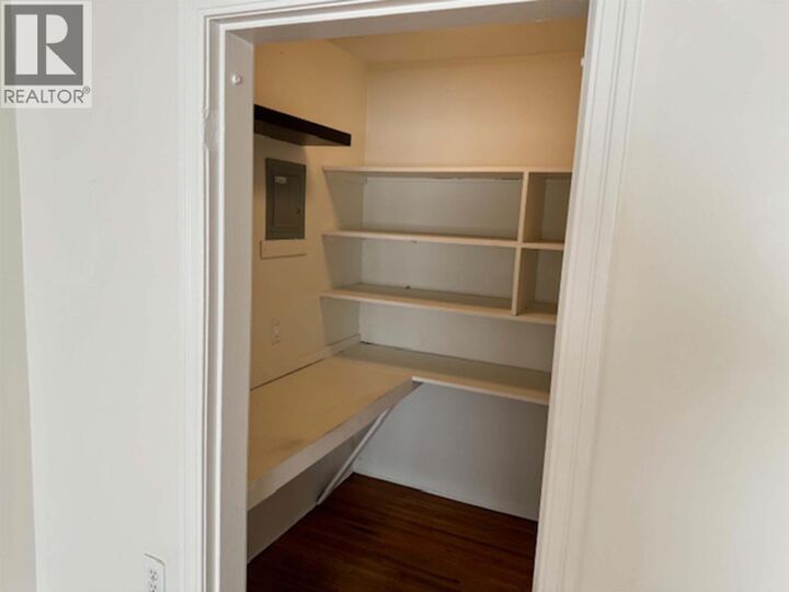 Property Photo: 3640 West 4th Avenue 2 BC V6R 1P1