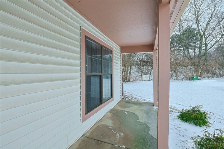 Property Photo: 1390 Sanzon Drive OH 45324