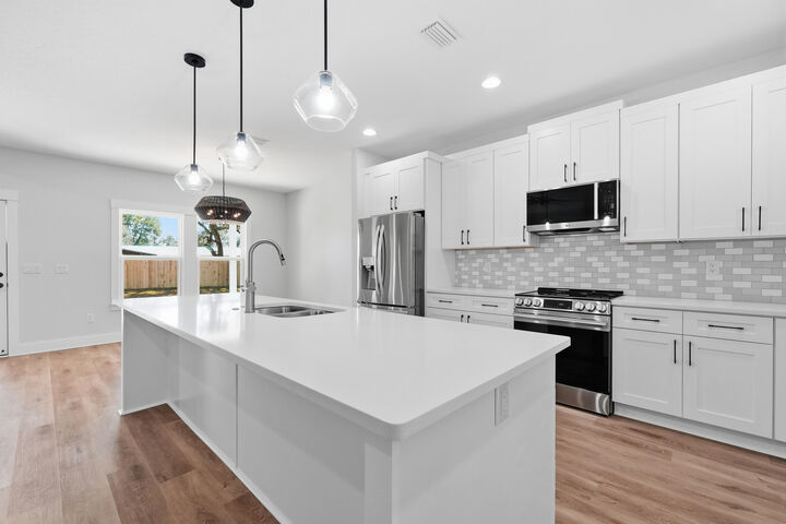 Property Photo: 6 Kohler Drive FL 32569