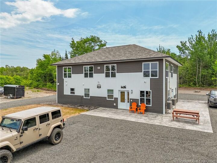300 Boyne Road — photo 1