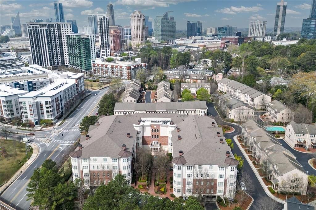 Property Photo: 3635 E Paces Circle NE 1407 GA 30326