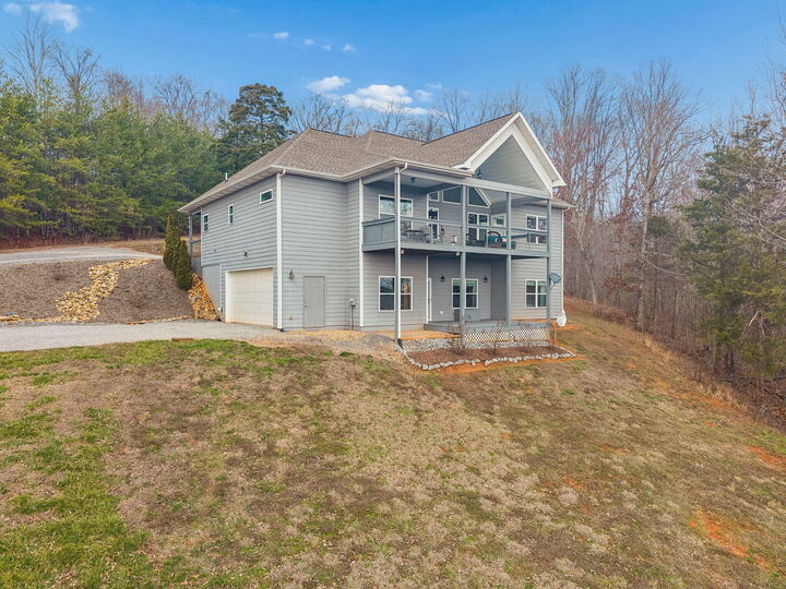 Property Photo: 416 County Road 754 TN 37370
