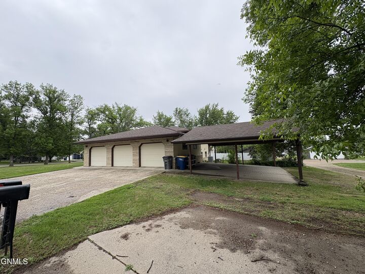 Property Photo:  21 6th Avenue NW C  ND 58458 