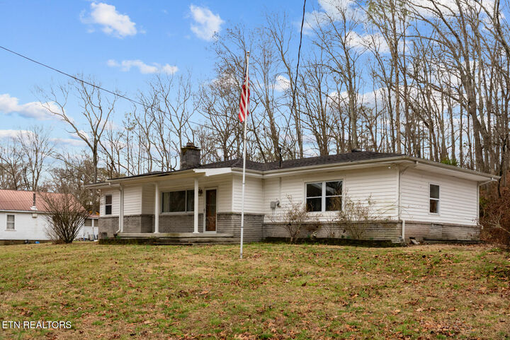 Property Photo: 307 Tarwater St TN 37854