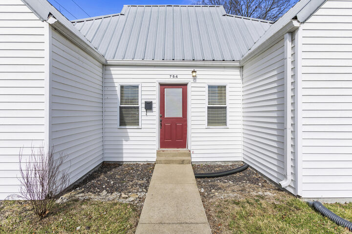 Property Photo:  754 E Main Street  KY 40601 