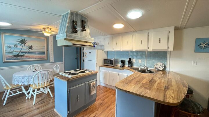 Property Photo:  1214 Dustin Drive  FL 32159 