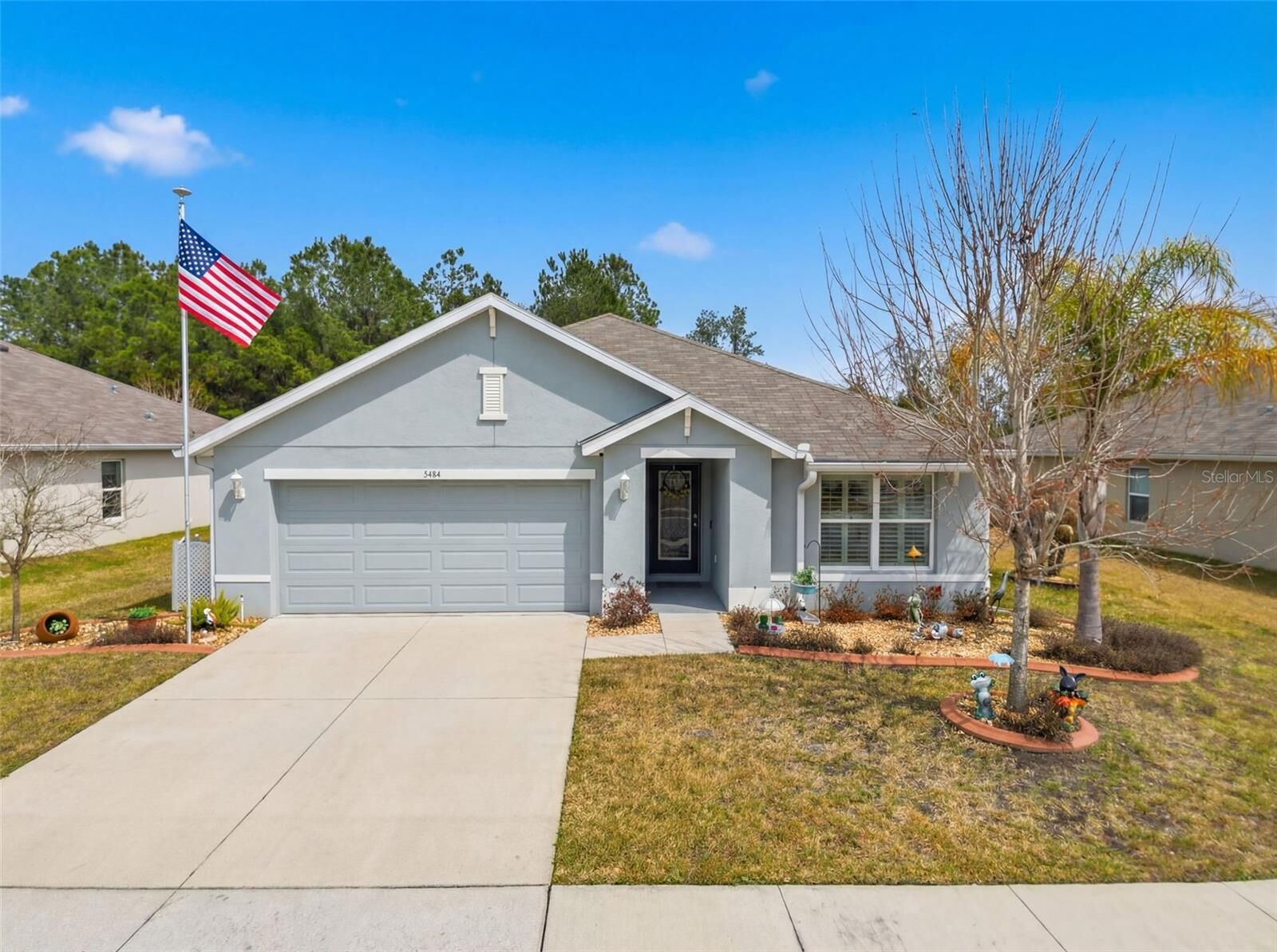 Property Photo:  5484 Diantha Way  FL 34604 