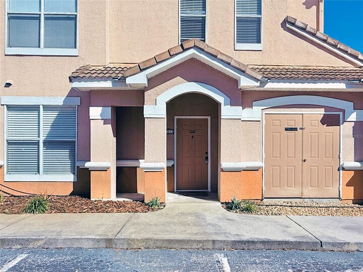 Property Photo: 18013 Villa Creek Drive FL 33647