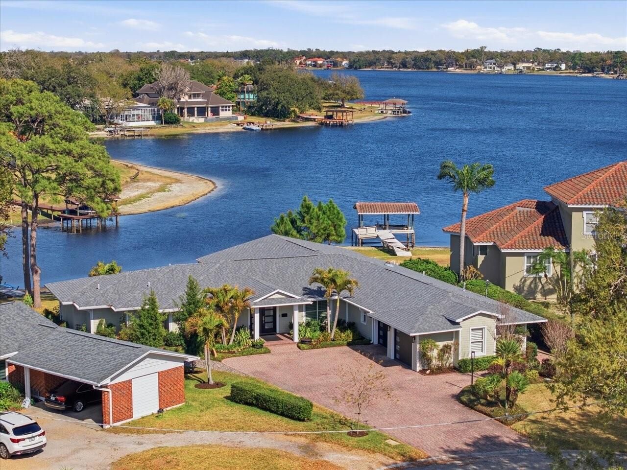 Property Photo:  10705 Carrollwood Drive  FL 33618 