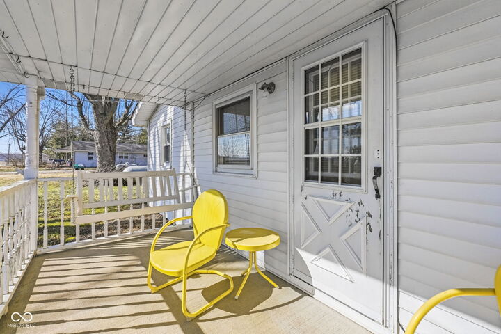 Property Photo:  1070 W 550 S  IN 47201 