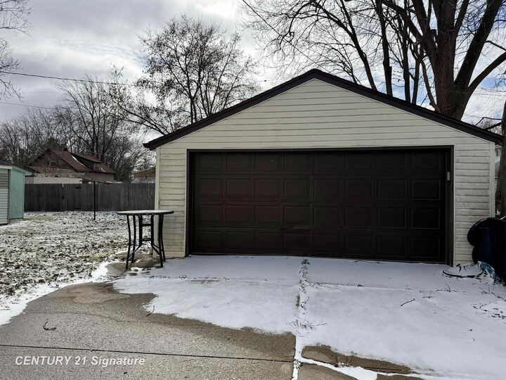 Property Photo: 1905 Stanley Street MI 48602