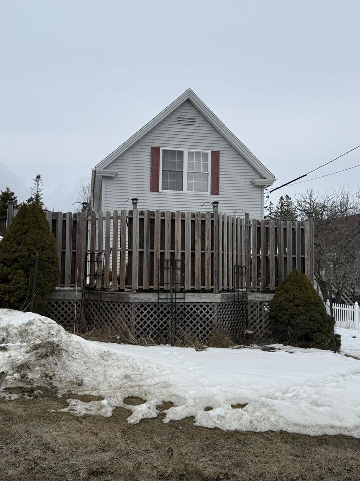 Property Photo: 20 Tea Hill Road ME 04681