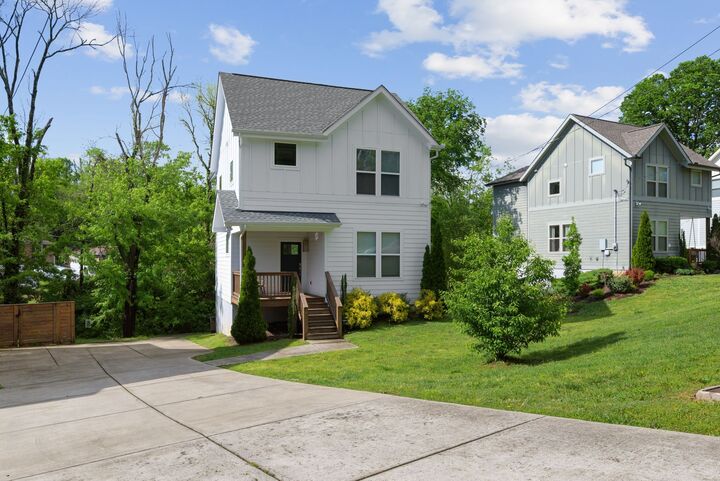 Property Photo:  2676 Hartford Dr  TN 37210 