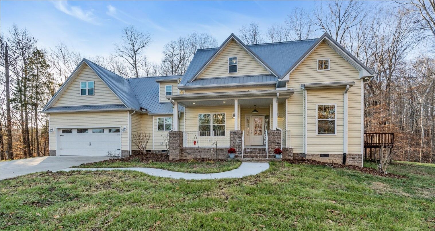 Property Photo:  2206 Hwy 48 S  TN 37055 