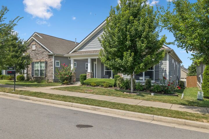 Property Photo:  2064 Kirkwall Dr  TN 37135 