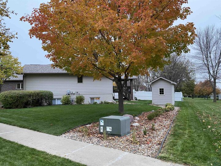 Property Photo:  3537 Strawberry Ln  IA 51104 