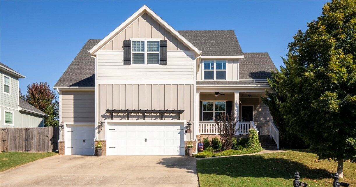 Property Photo:  1010 Chancery Lane  AR 72718 