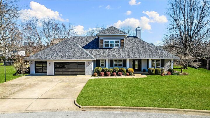 Property Photo:  3 S Sawgrass Court  AR 72758 