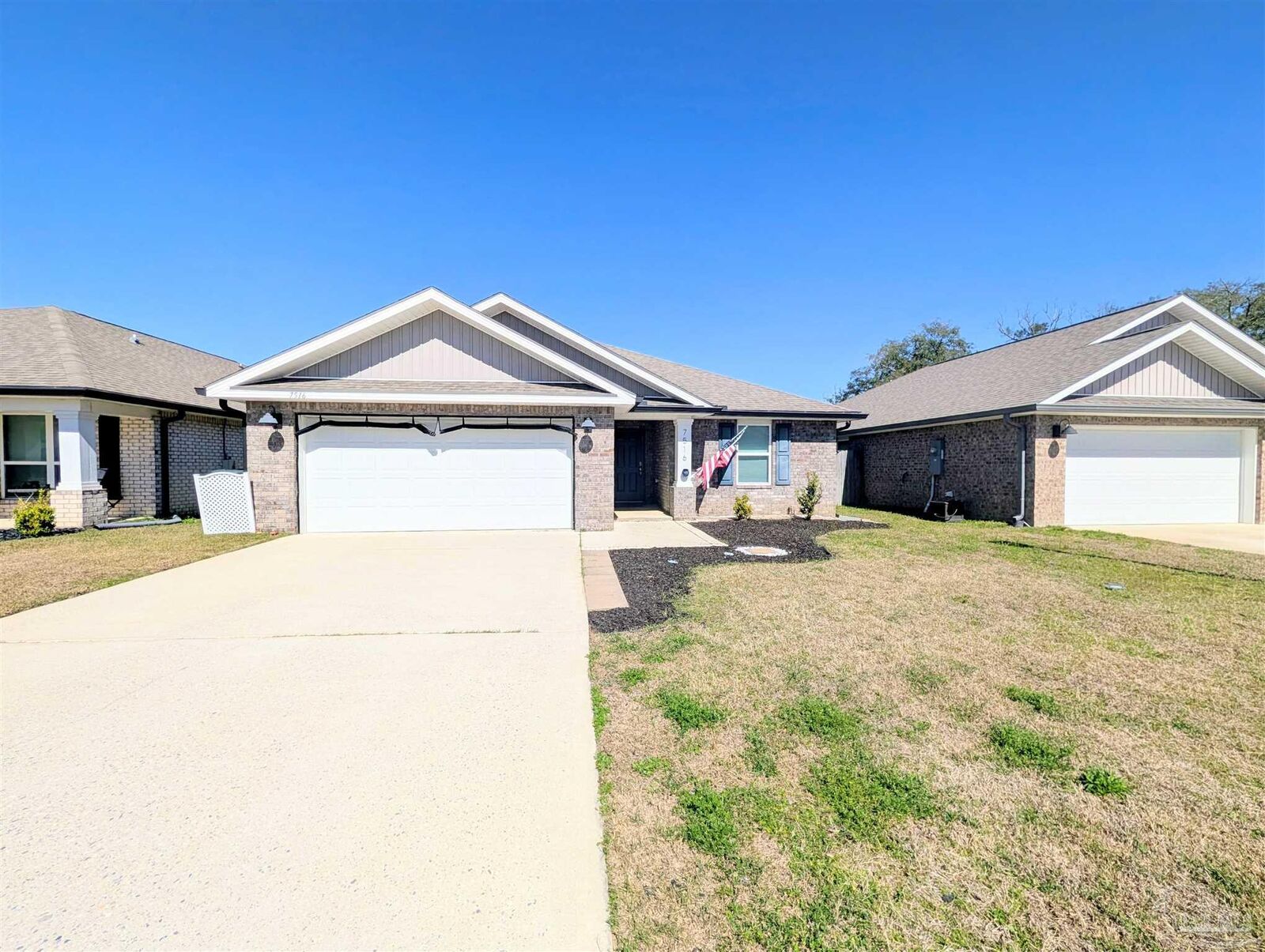 Property Photo:  7516 Oak Lake Blvd  FL 32526 