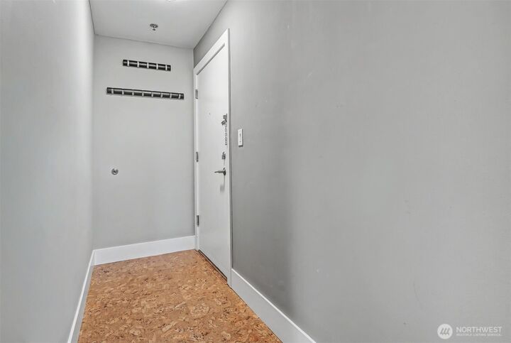 Property Photo:  500  5th Ave  W 303  WA 98119 