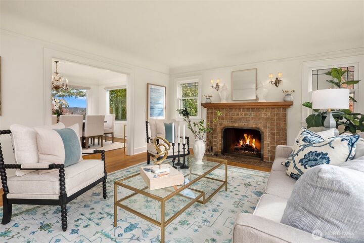 Property Photo: 3832 48th Avenue NE WA 98105