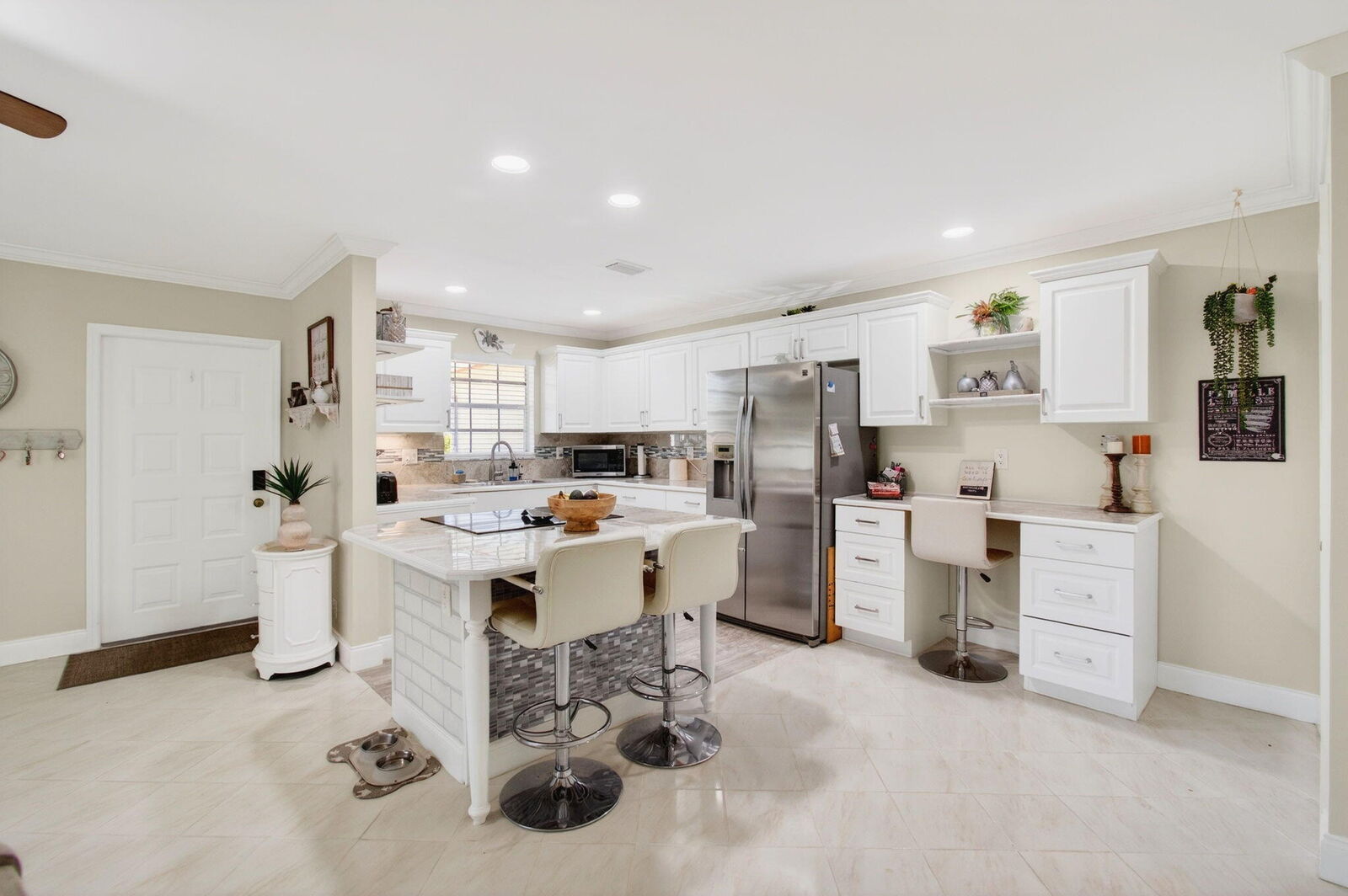 Property Photo: 4530 NW 4th Street D FL 33445