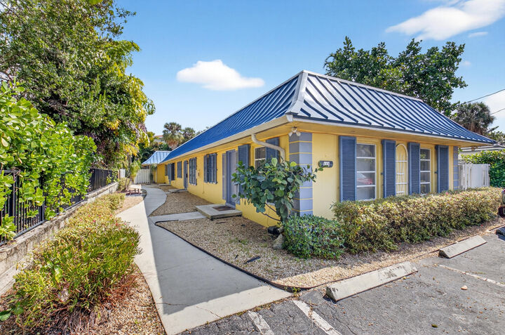 Property Photo:  111 SE 7th Avenue A, B, C &Amp D.  FL 33483 