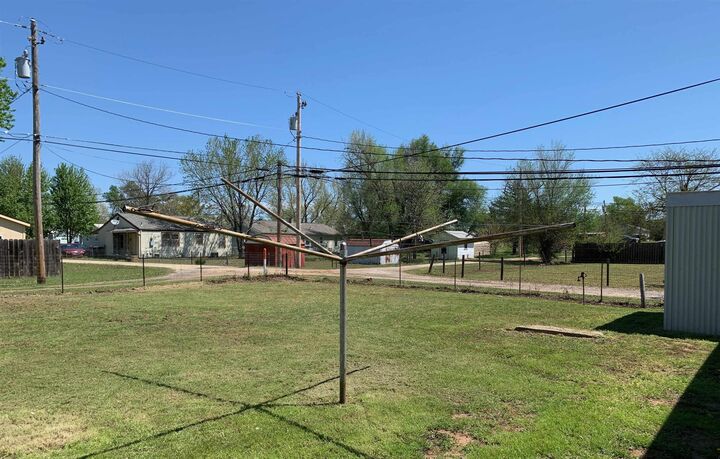 Property Photo:  504 W Anthony Ave  KS 67104 
