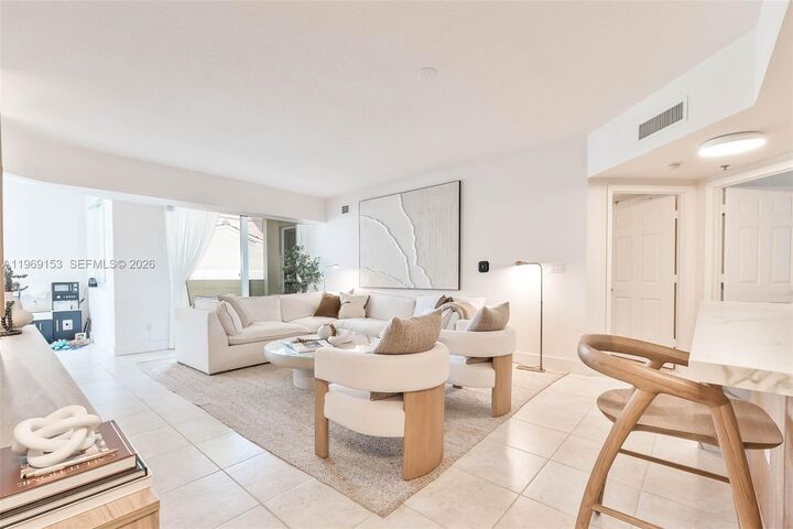 Property Photo:  145 Jefferson Ave 432  FL 33139 