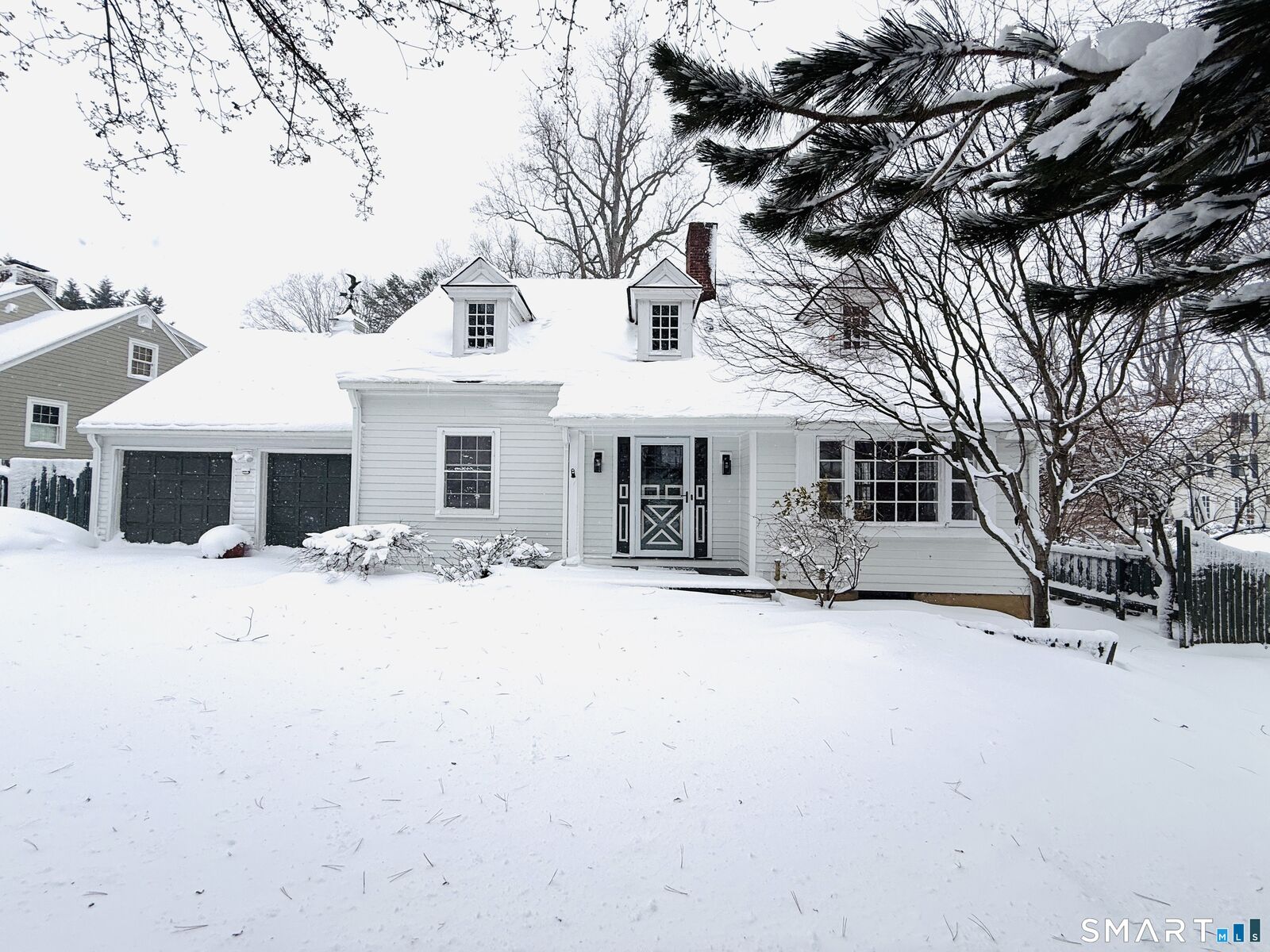 Property Photo:  1091 Round Hill Road  CT 06824 