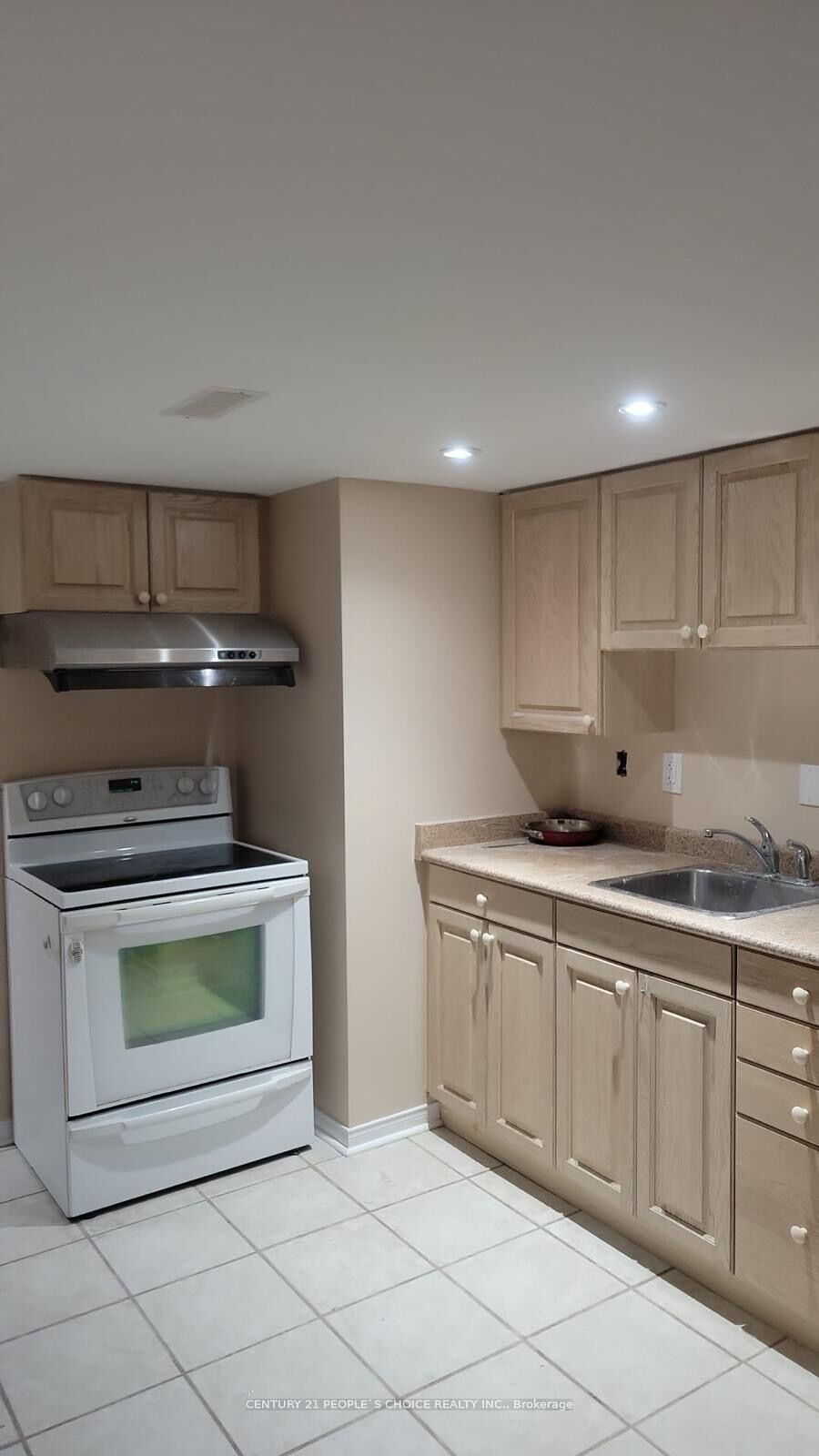 Property Photo:  5545 Northrise Road Bsmt  ON L5M 6E2 