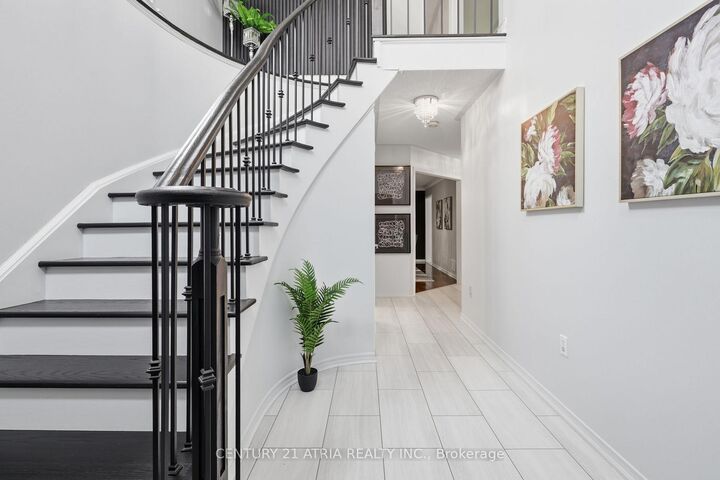 Property Photo: 18 Abbott Avenue ON L4G 7V7