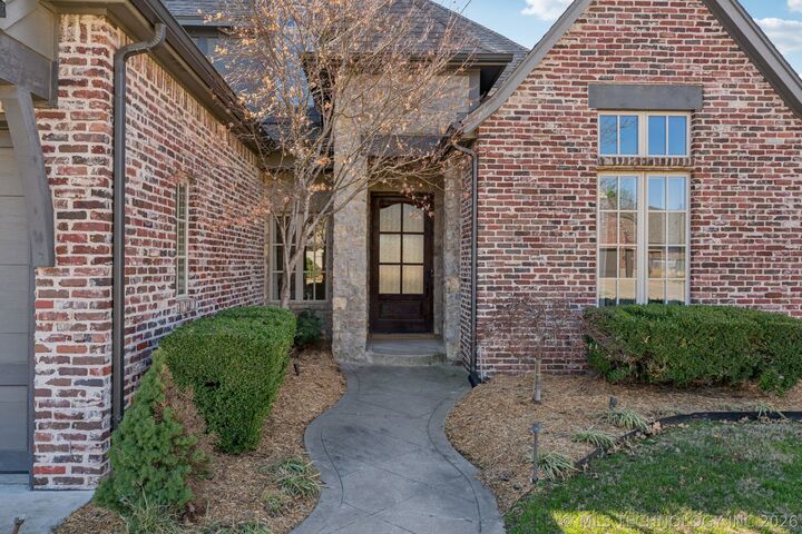 Property Photo:  664 W 78th Street  OK 74132 