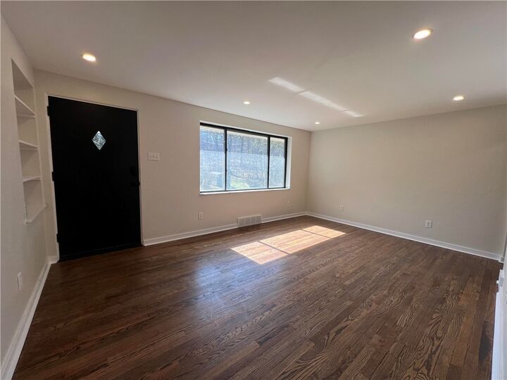 Property Photo: 658 Fort Couch Road PA 15241