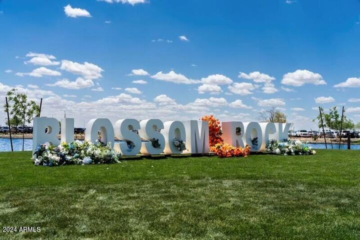 Property Photo: 690 W Fremont Pass AZ 85120