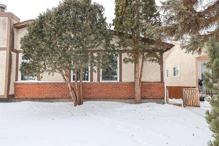 Property Photo:  199 Paddington Road  MB R2N 1H1 