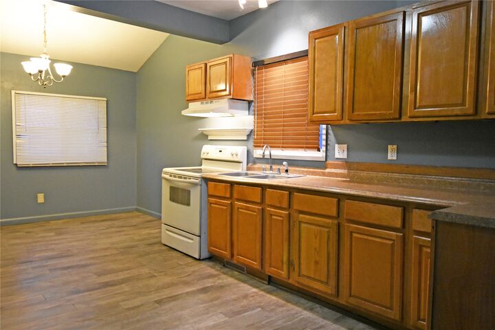 Property Photo:  208 7th Street SW  IA 52404 