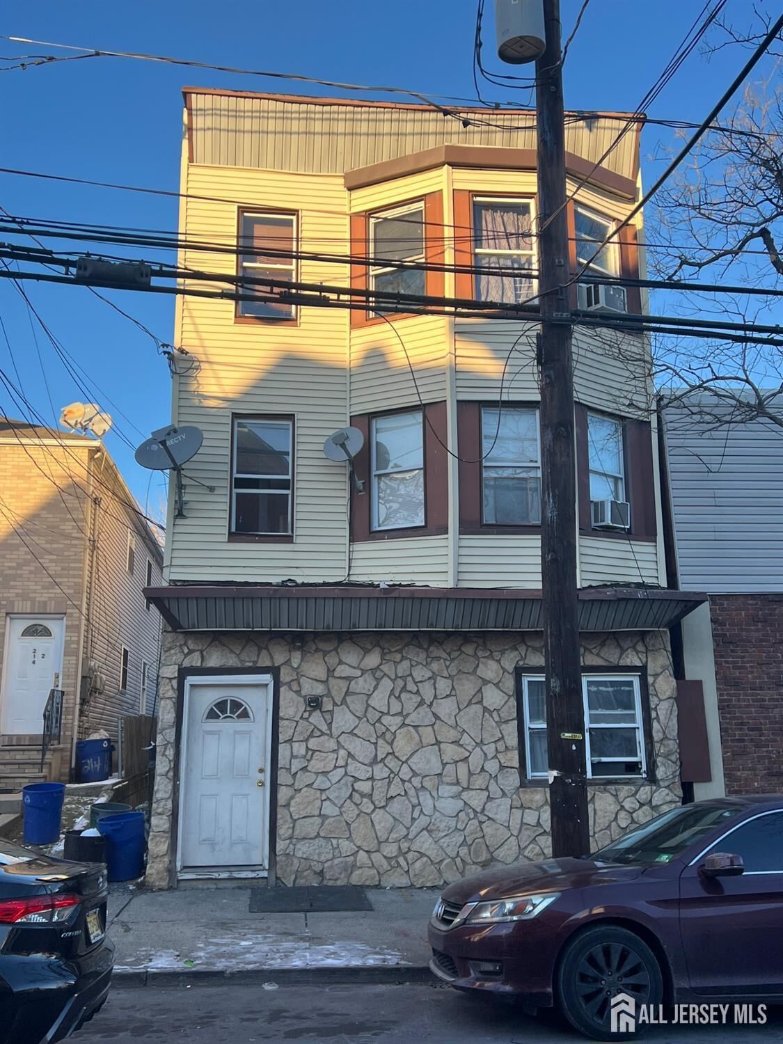 Property Photo:  212 Hall Avenue  NJ 08861 