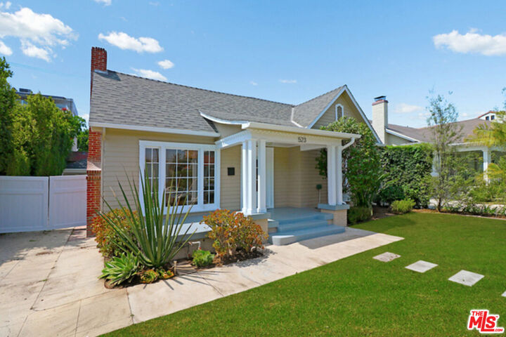 Property Photo:  523 N Gower St  CA 90004 