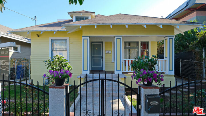 Property Photo: 1616 W 24th St CA 90007