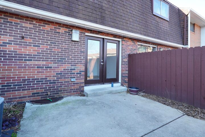 Property Photo: 1883 Willoway N Circle OH 43220