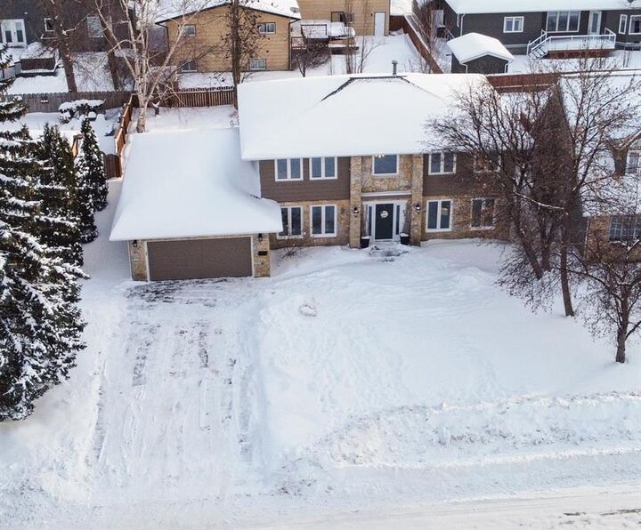 Property Photo:  63 Meighen Avenue  MB R1N 3K7 